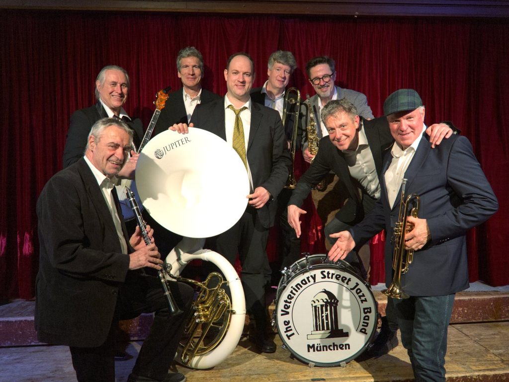 Bandportrait der VSJB bei einem Auftritt